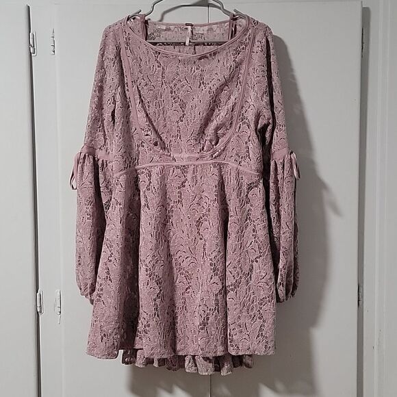 Lavender Crochet Lace Ruffled w/ tie Details and Puff Sleeves - Picture 9 of 10